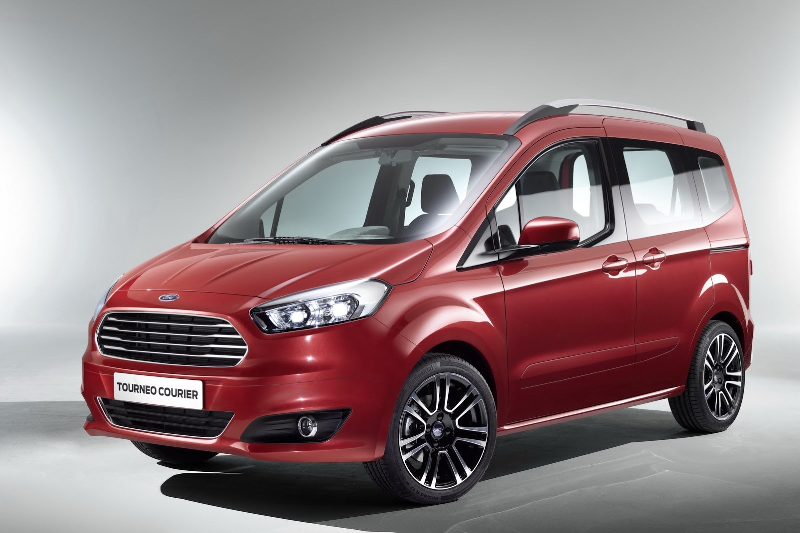 Ford Tourneo Courier 2014-MÁIG